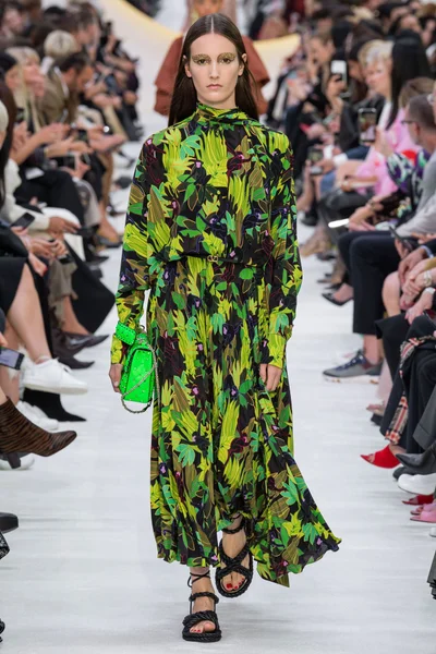 Look 34